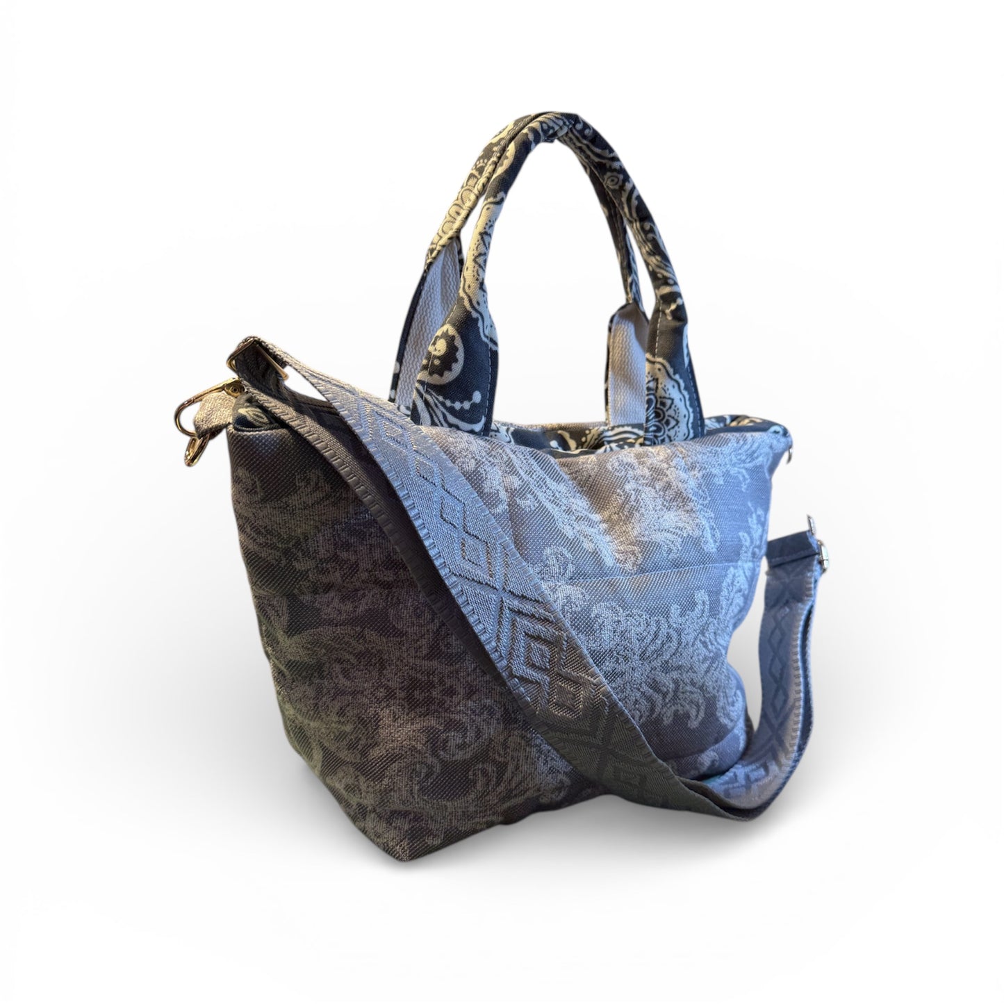 Evelyn- one-of-a-kind winter handbag